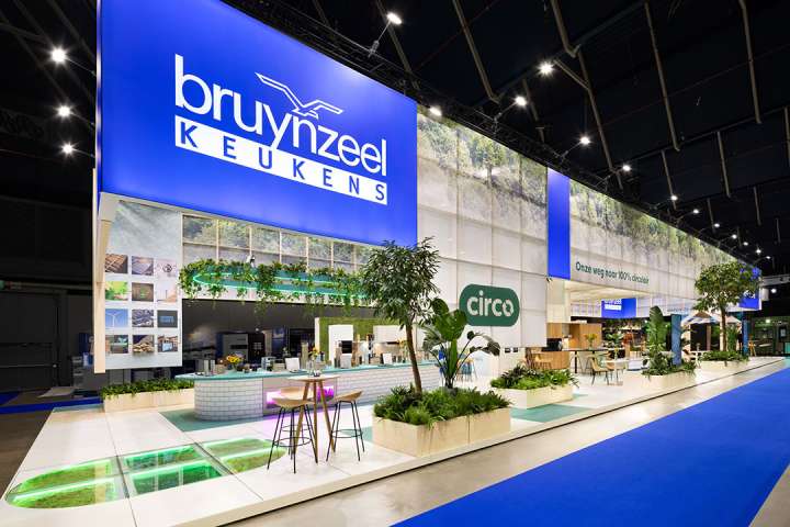 Circular exhibition stand design at the BouwBeurs exhibition